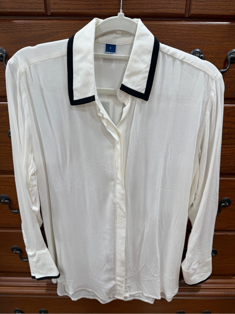BNWT Old Navy cream & black blouse small